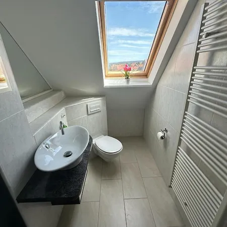 Apartment 2,5 Raum Moebliert Dachgeschoss Niederorschel