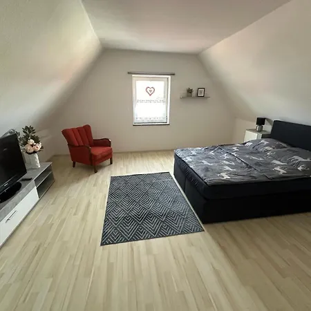 Apartment 2,5 Raum Moebliert Dachgeschoss