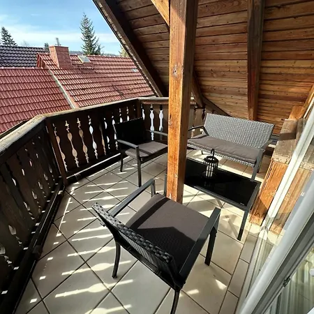 2,5 Raum Moebliert Dachgeschoss Appartement *