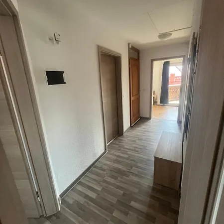 2,5 Raum Moebliert Dachgeschoss Lejlighed *