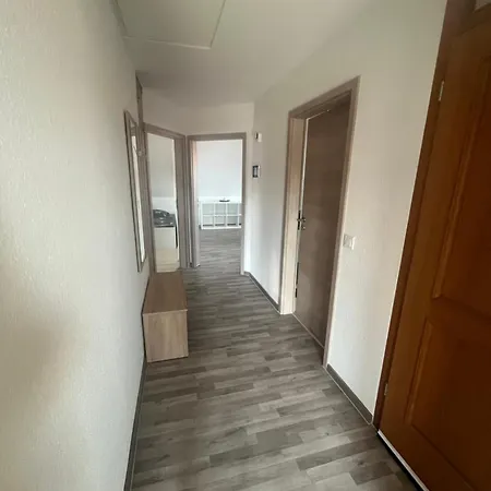 2,5 Raum Moebliert Dachgeschoss * Niederorschel