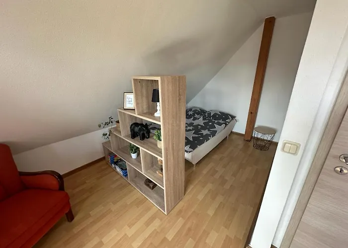 2,5 Raum Moebliert Dachgeschoss Niederorschel