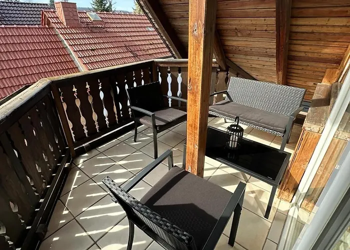 2,5 Raum Moebliert Dachgeschoss Appartement *