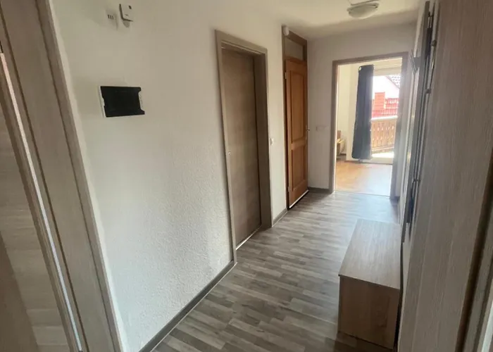 2,5 Raum Moebliert Dachgeschoss Apartment *